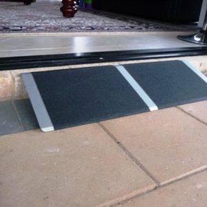 Non slip threshold ramp